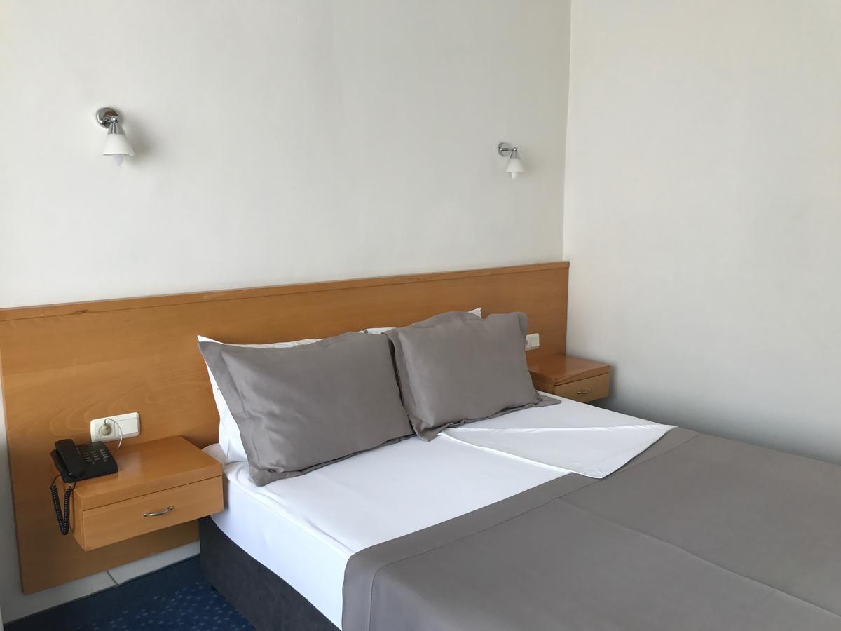 Hande Hotel Mustafakemalpaşa Esterno foto