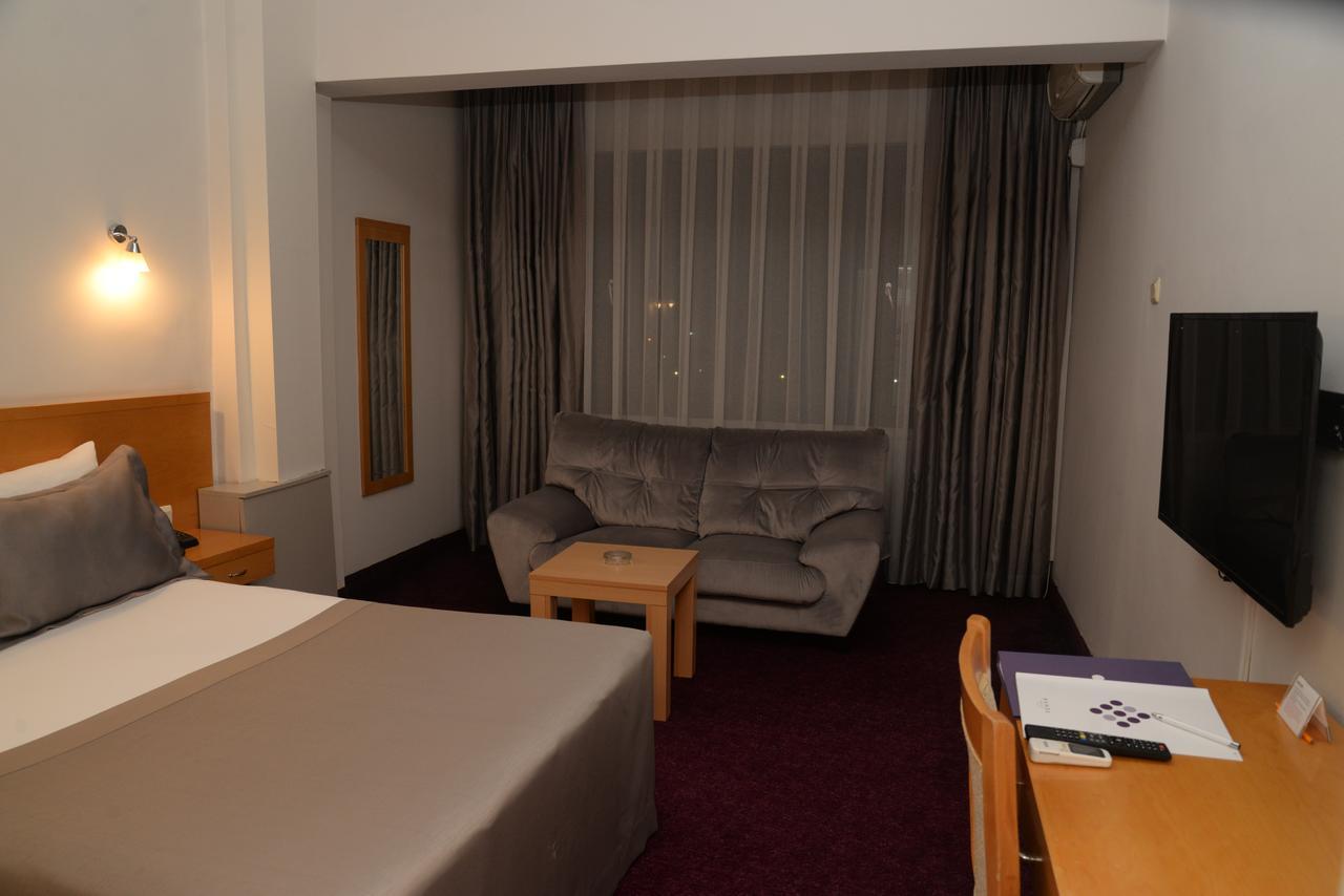 Hande Hotel Mustafakemalpaşa Esterno foto